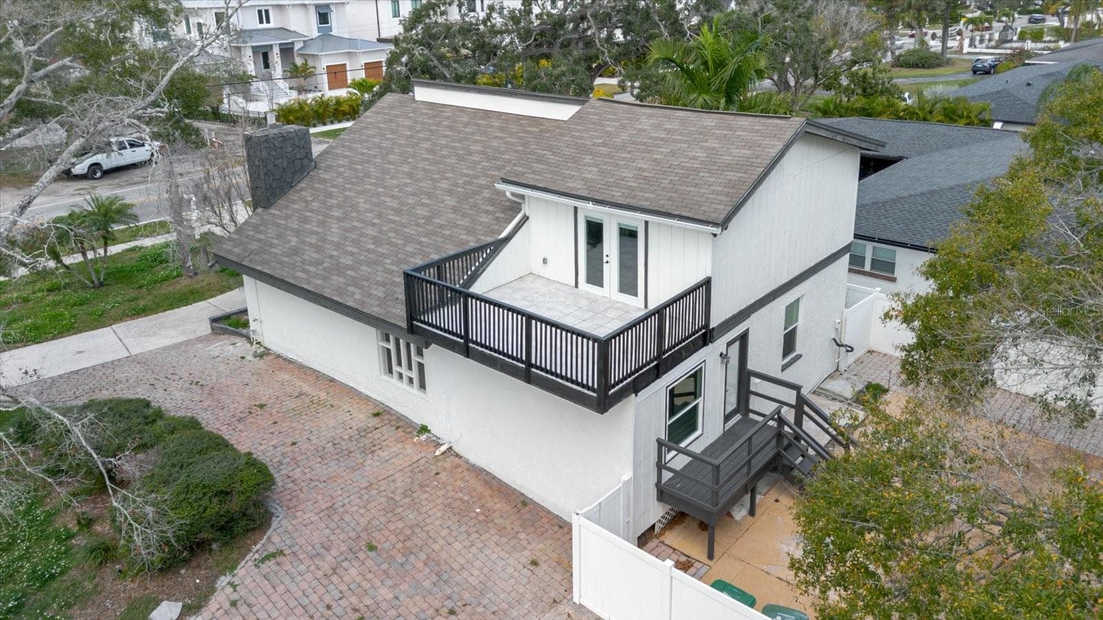 3014 S West Shore Blvd W photo 4
