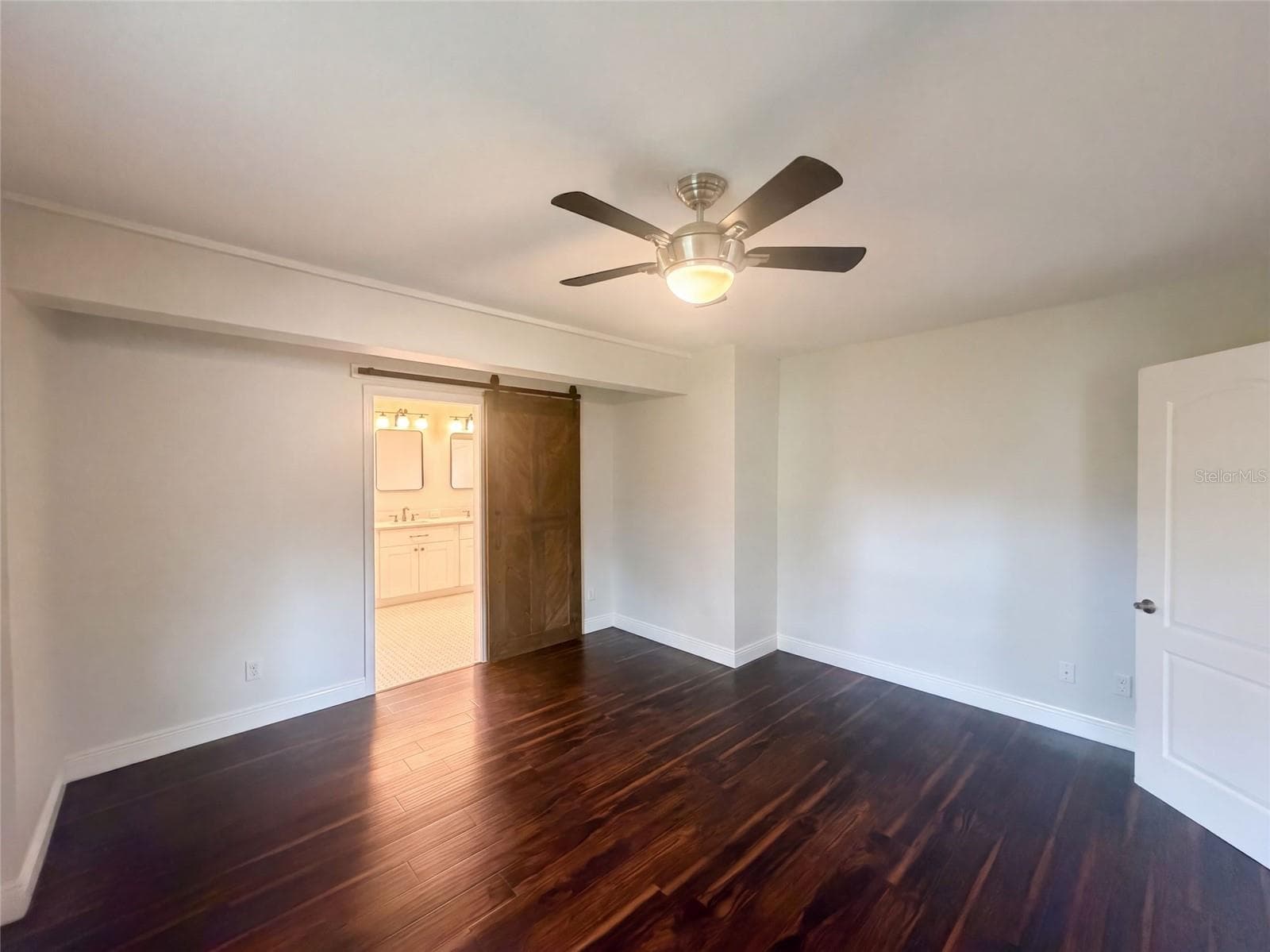 10806 W Elbow Dr photo 4