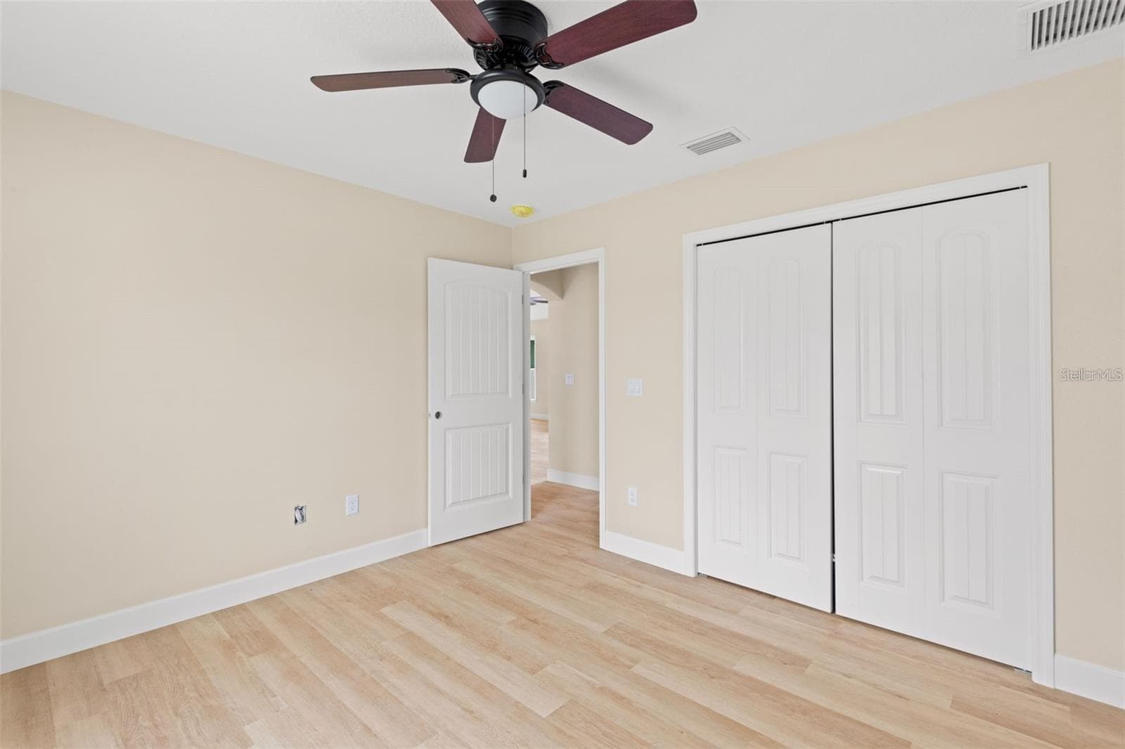6081 Knollwood Dr photo 5