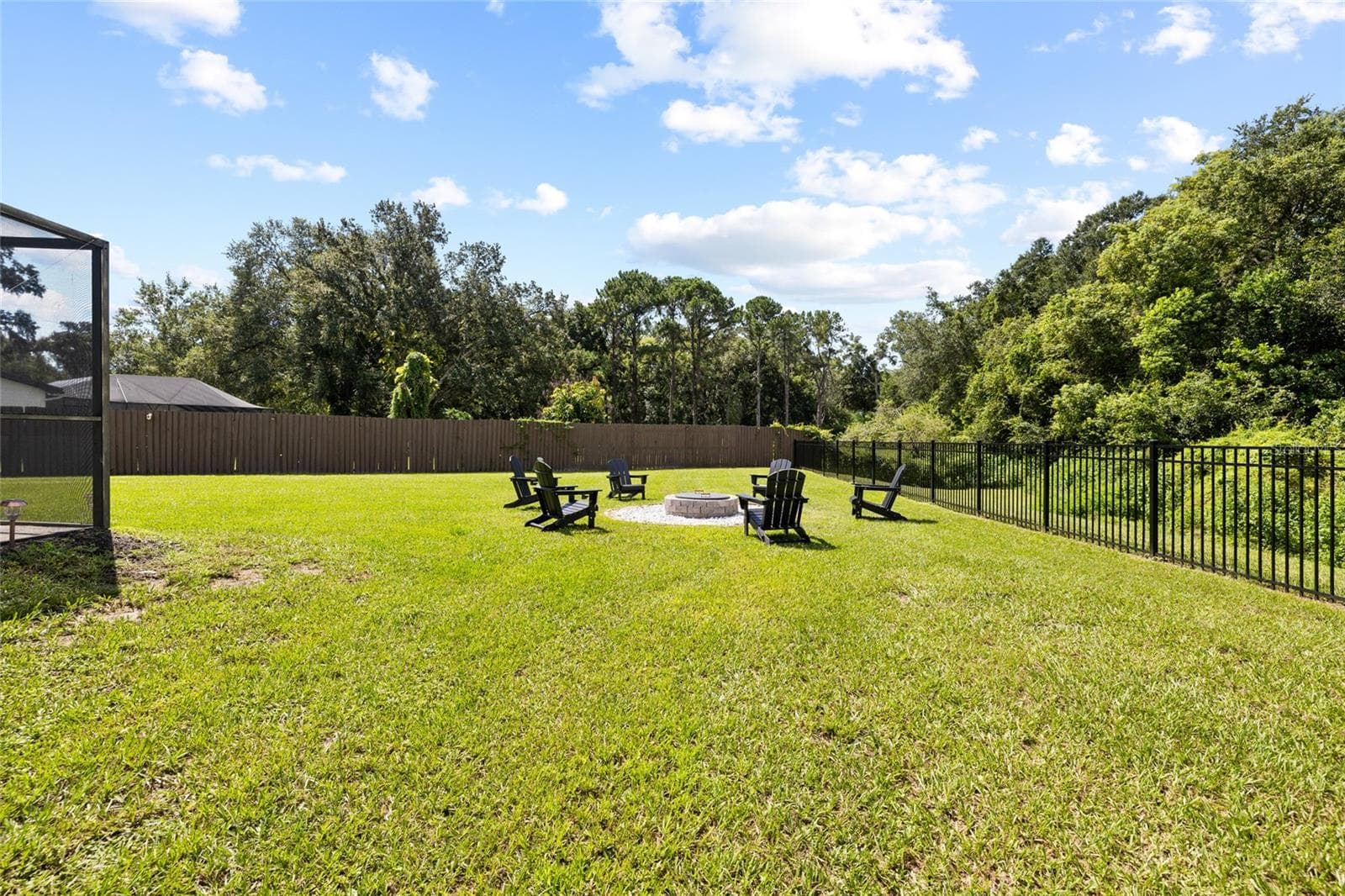 7231 Woodbrook Dr photo 5