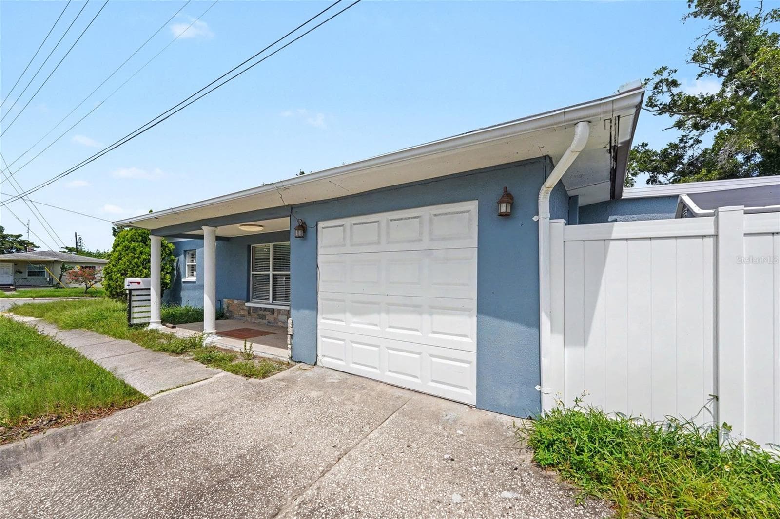 2593 38th Ave N #B photo 3
