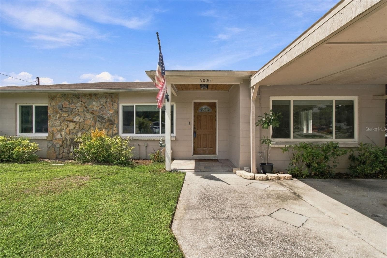 11006 N Oakleaf Ave photo 3