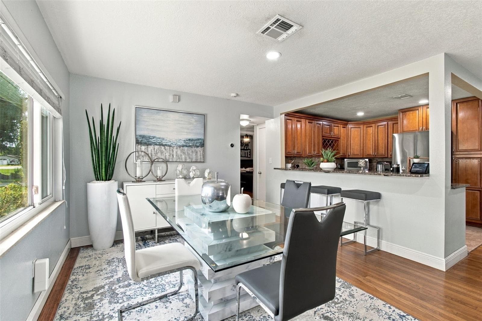 11006 N Oakleaf Ave photo 5
