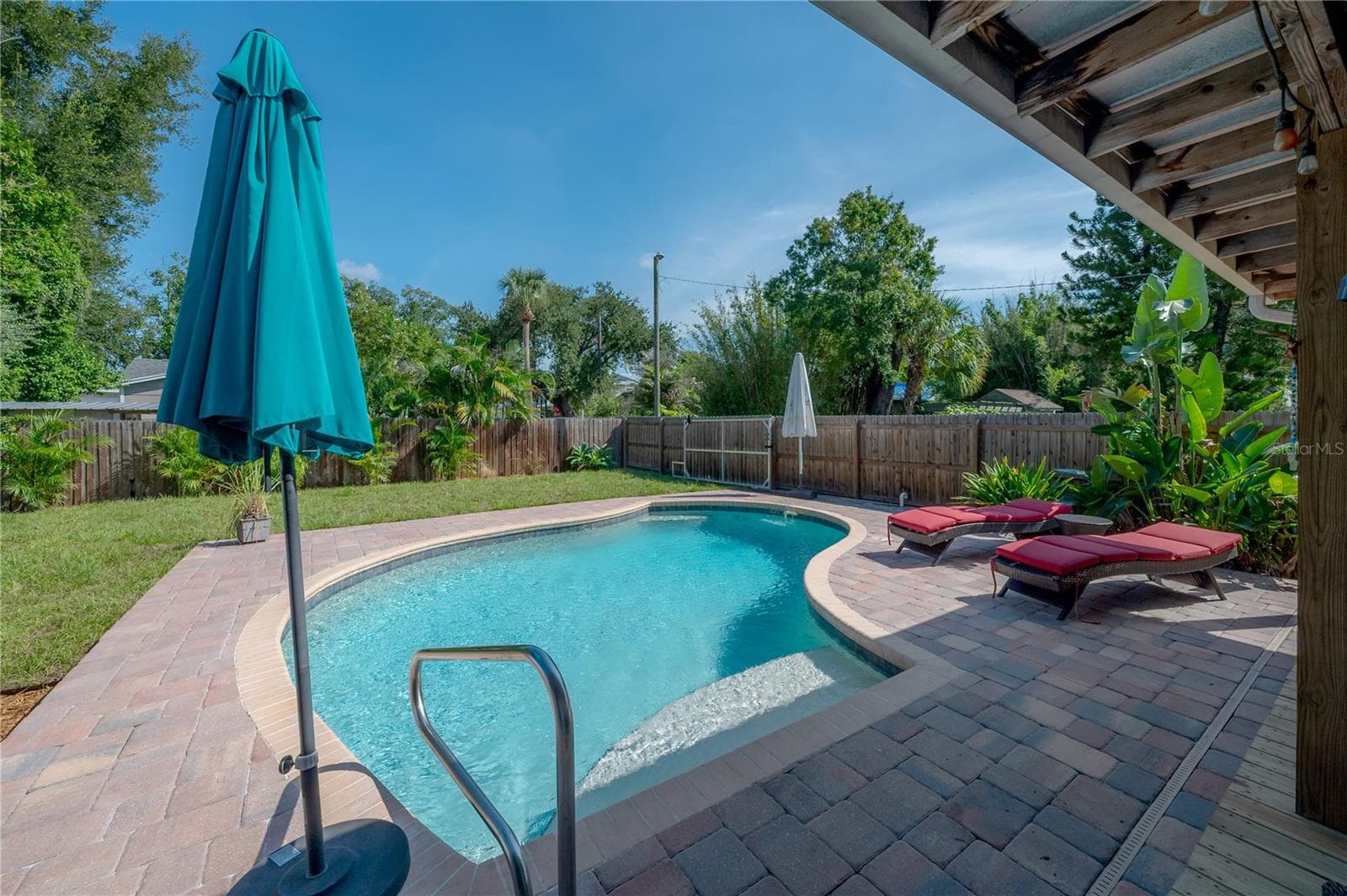 203 W Frierson Ave photo 3