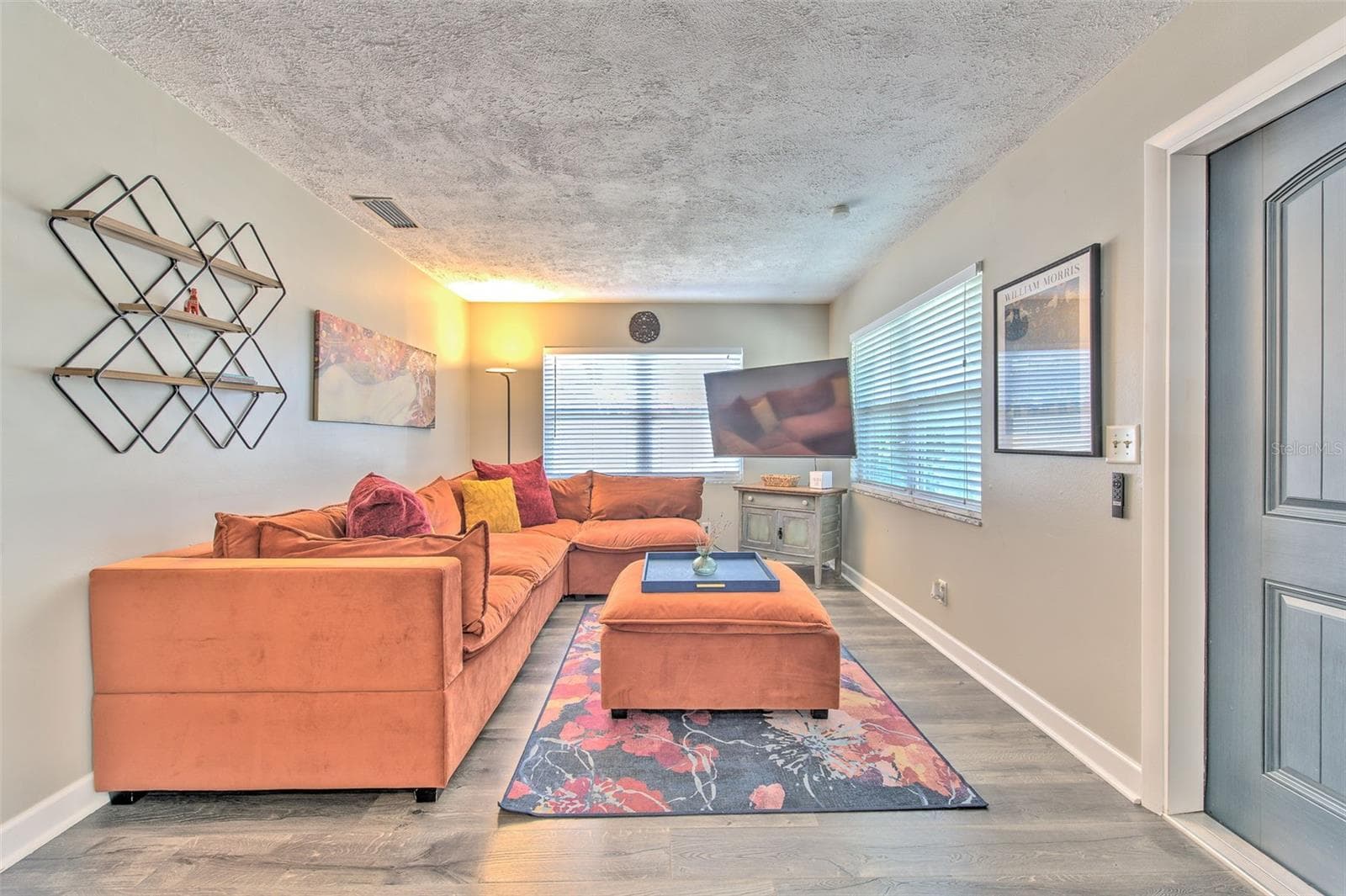 4502 W Pearl Ave photo 4