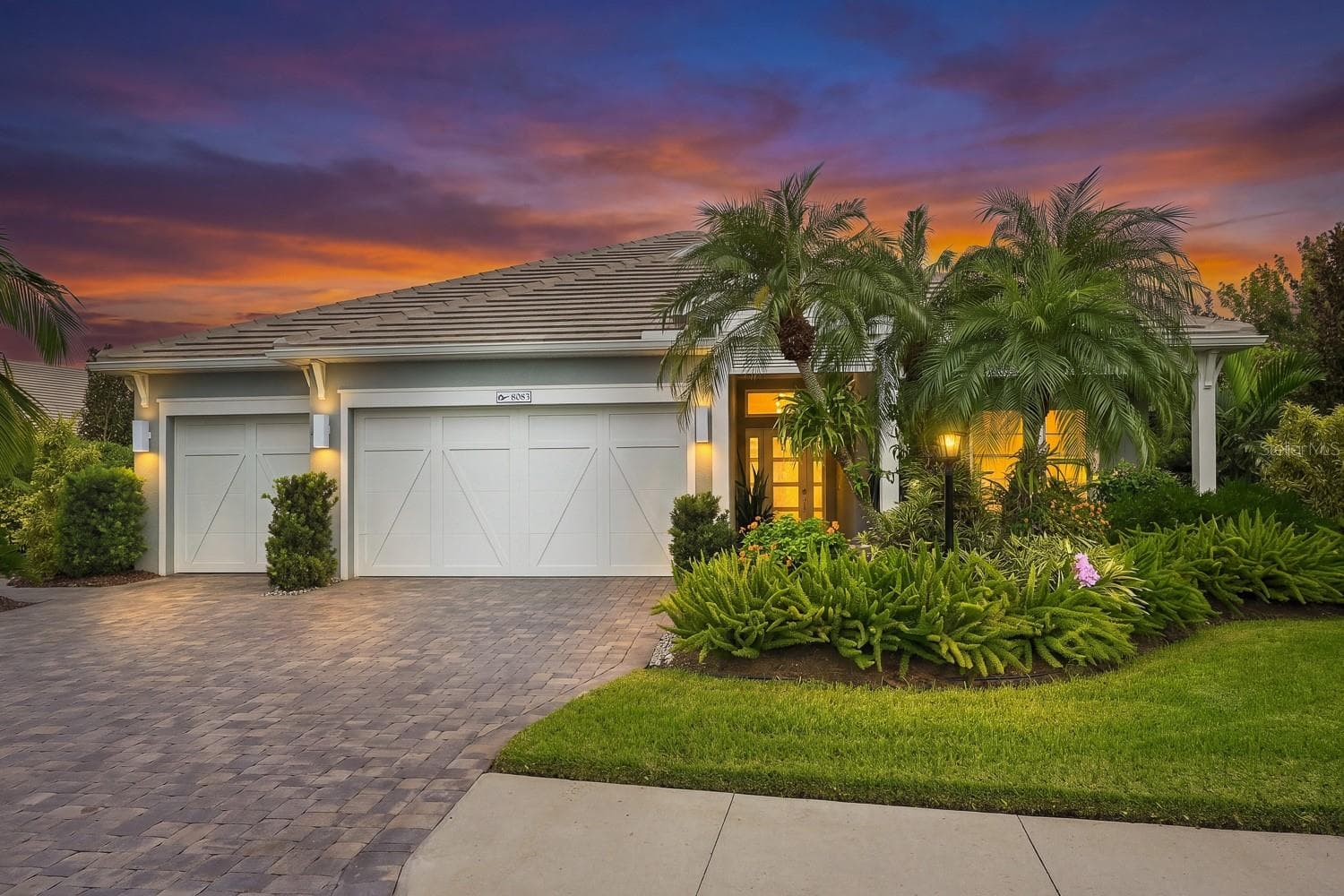 8083 Waterbend Trl photo 2