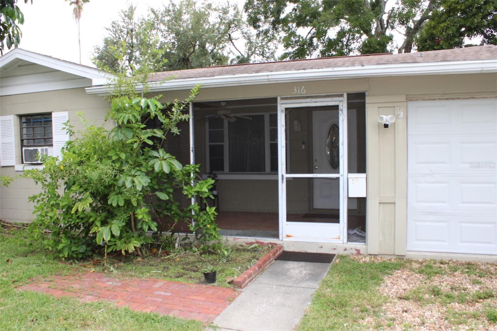 316 Como St photo 4