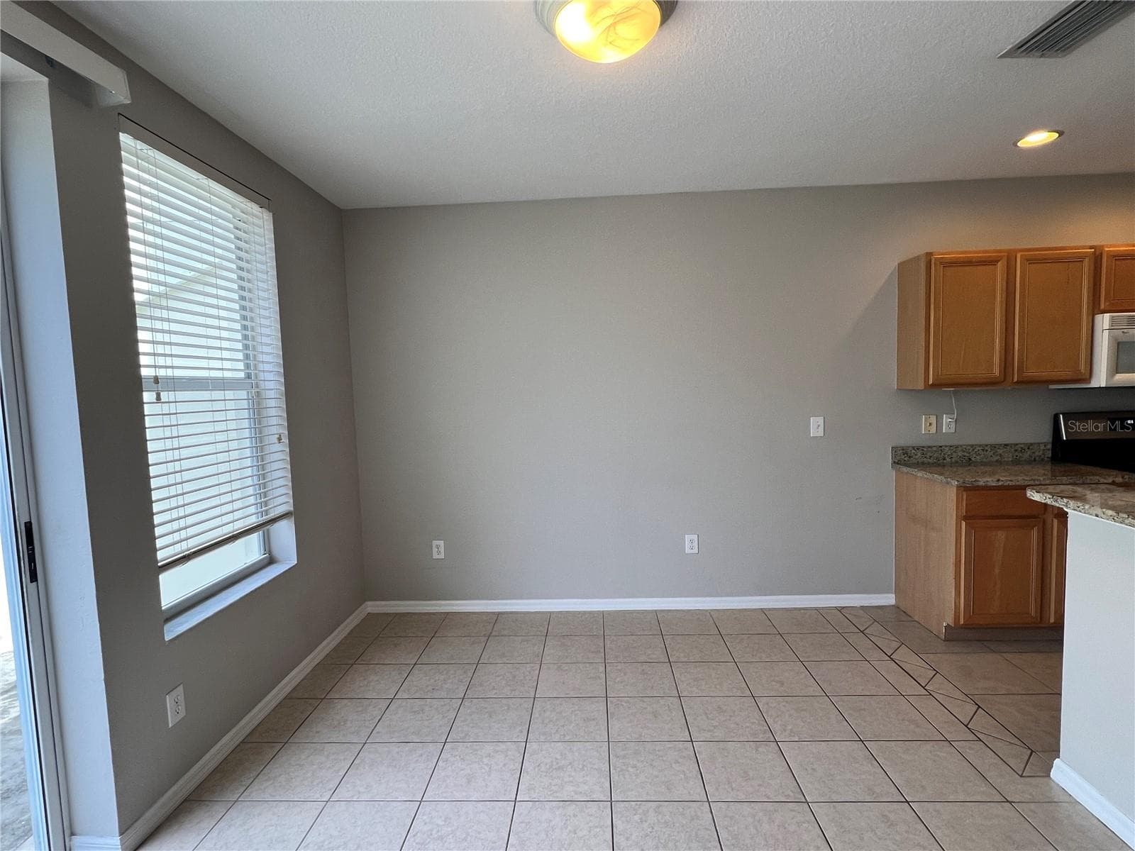 10008 Tate Ln photo 5