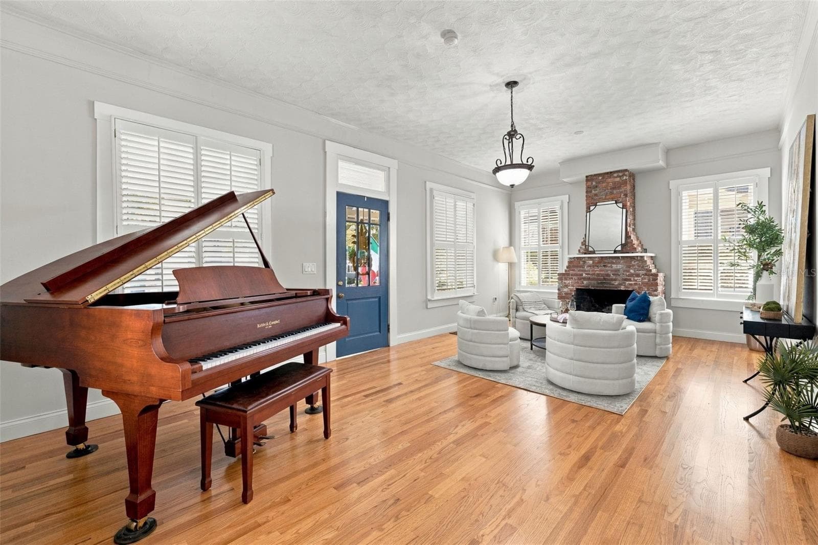 1801 W Hills Ave photo 4