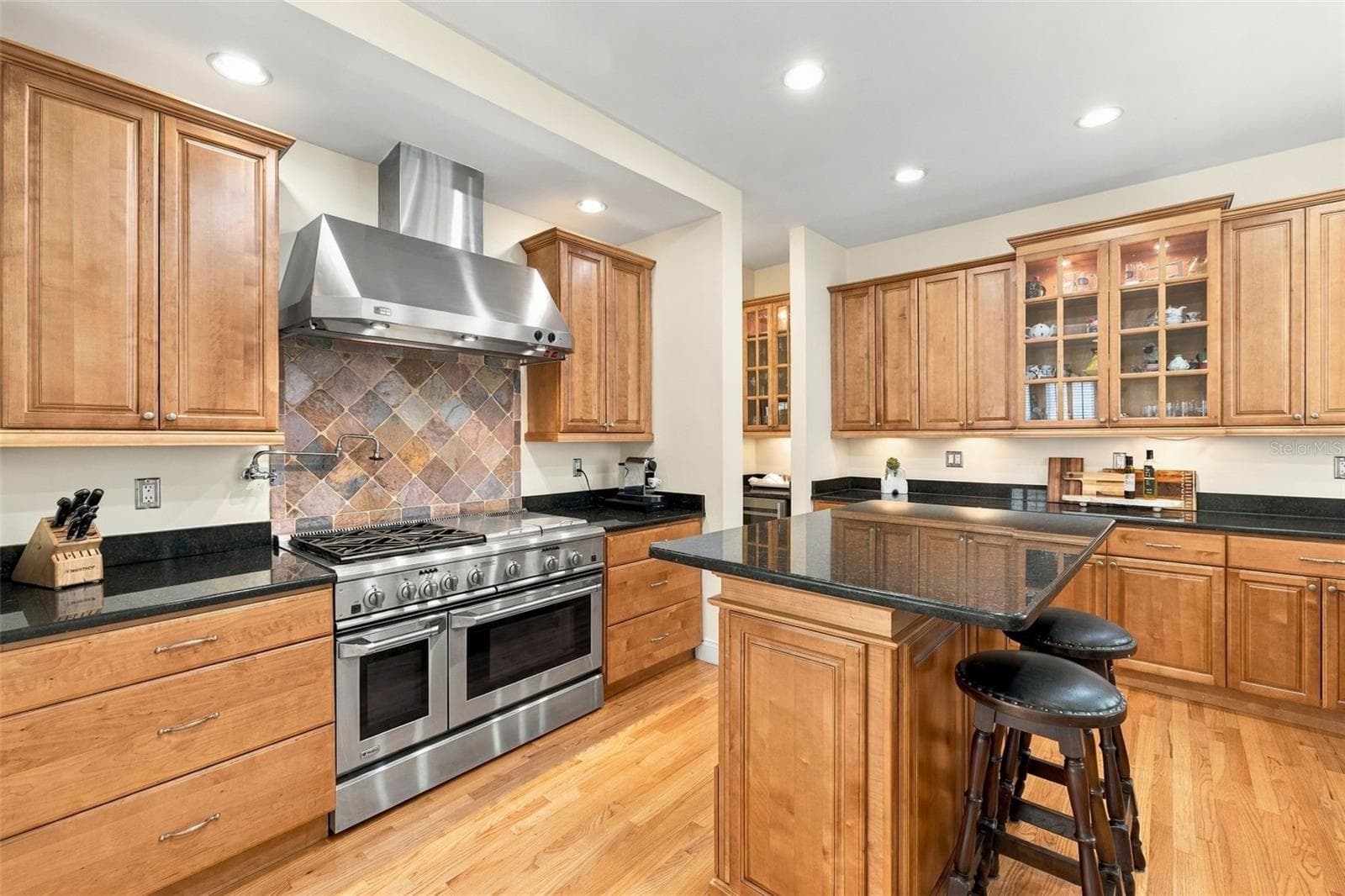 1801 W Hills Ave photo 5