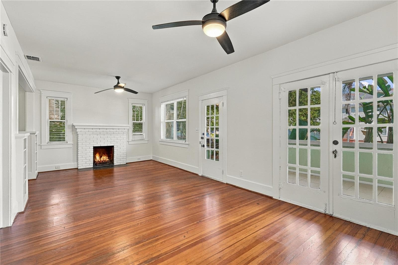 146 13th Ave NE photo 5