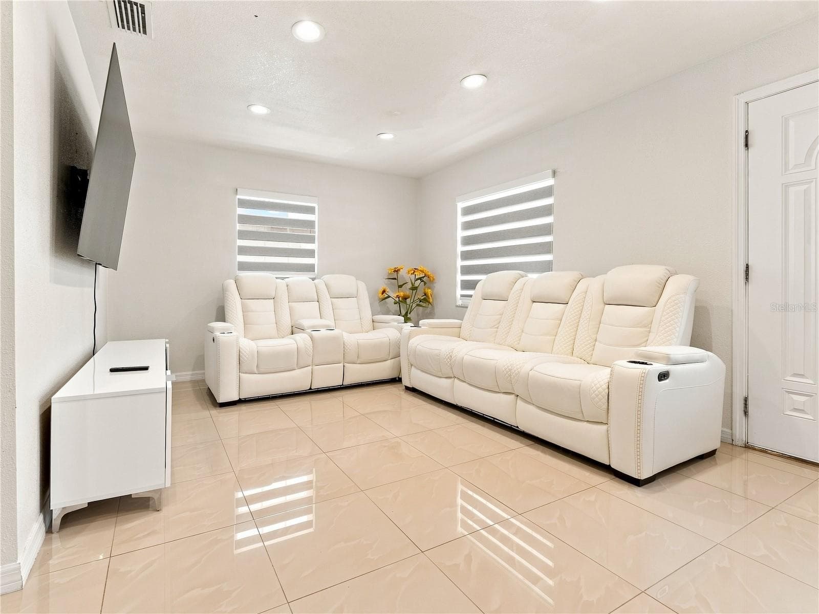 6529 LA Mesa Cir photo 5