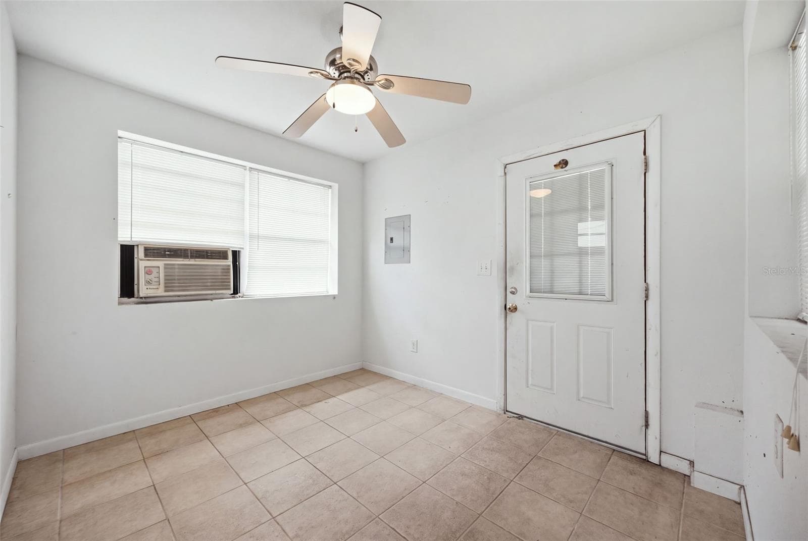 3206 River Cove Dr photo 4