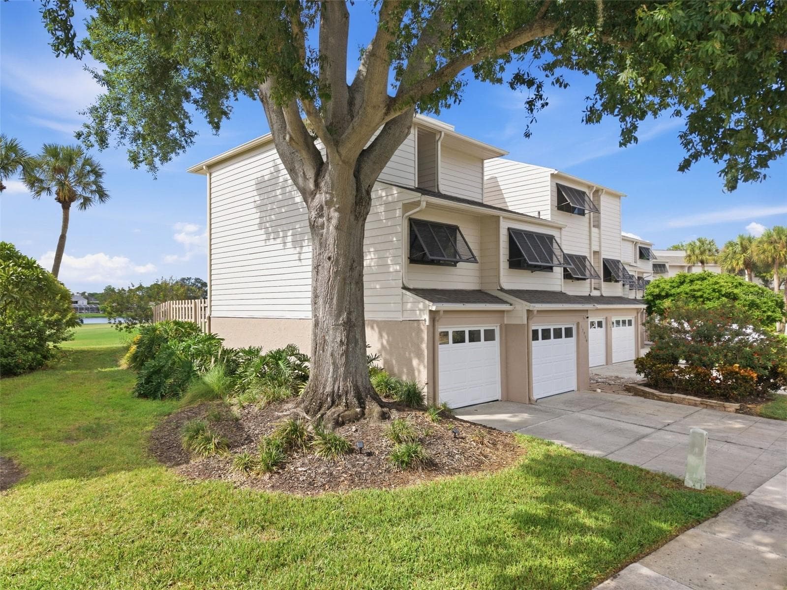 13956 Lake Point Dr photo 4