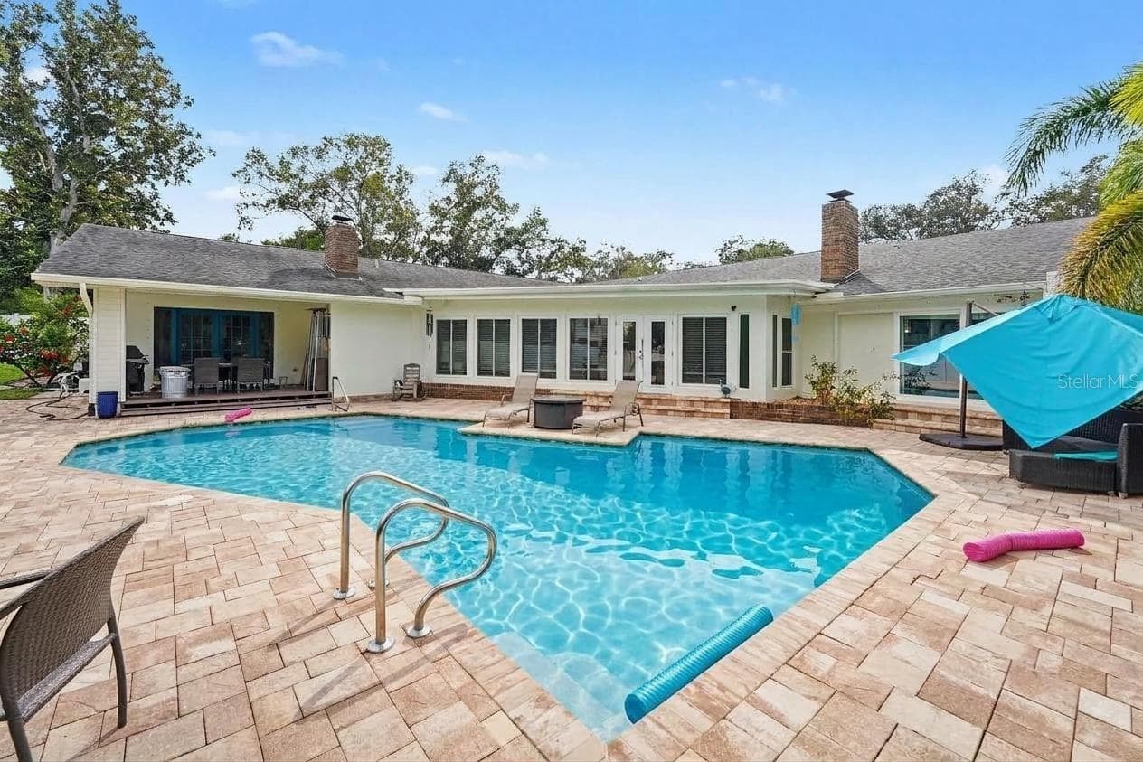 921 College Hill Dr photo 3