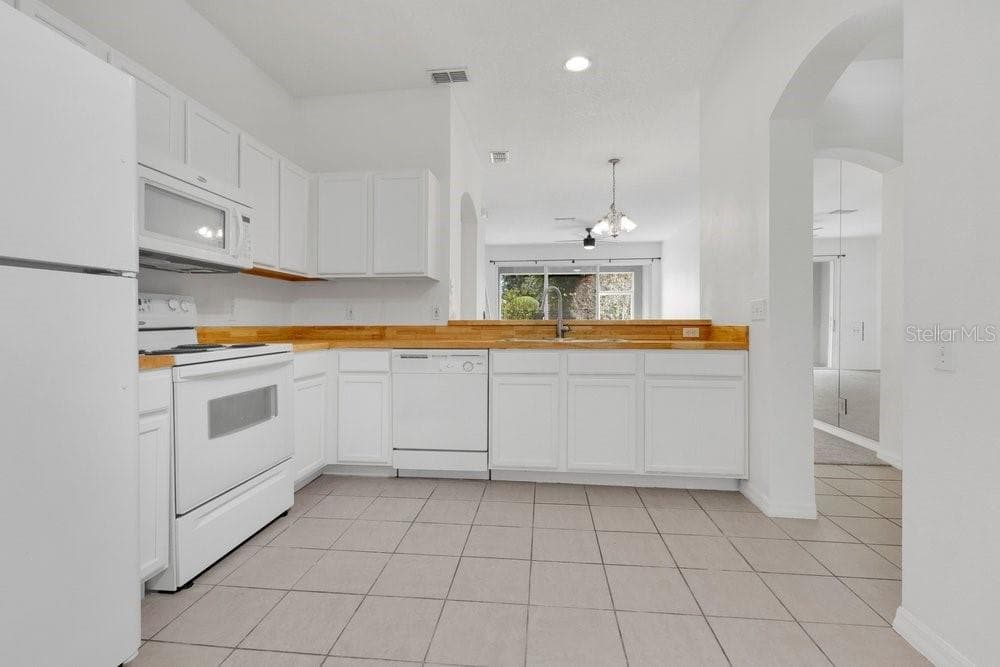 9811 Fan Palm Way photo 4