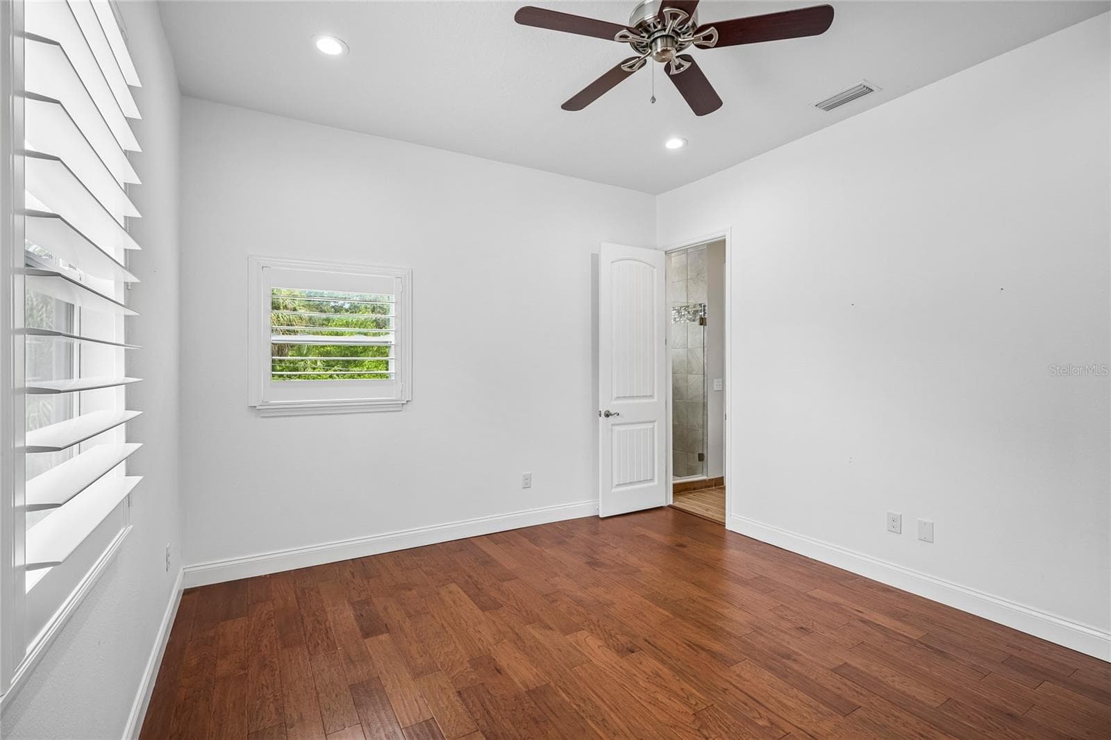 3206 W Price Ave photo 5