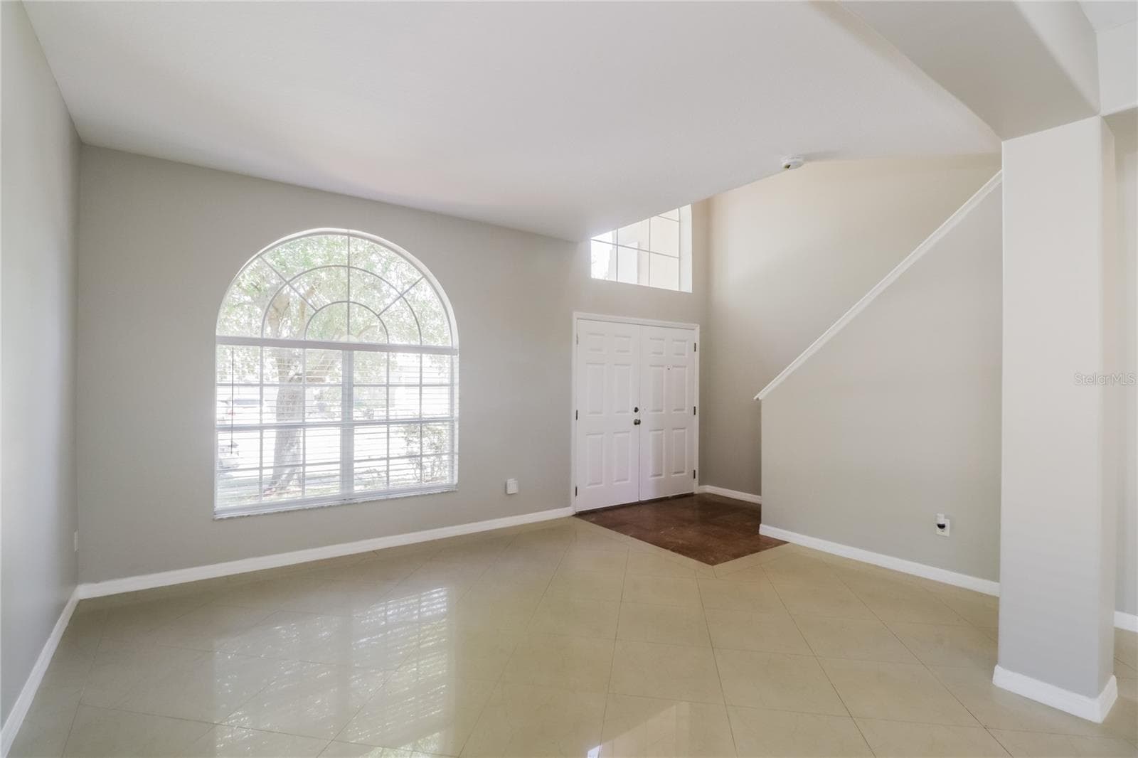 30630 Annadale Dr photo 3