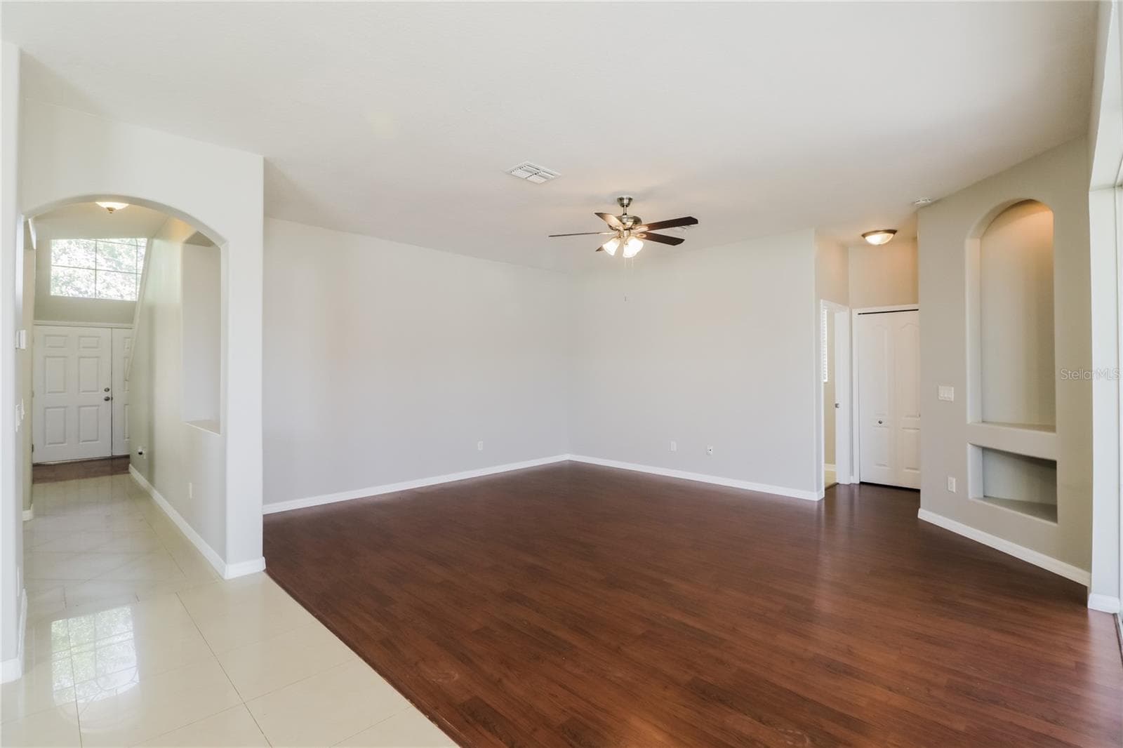 30630 Annadale Dr photo 4