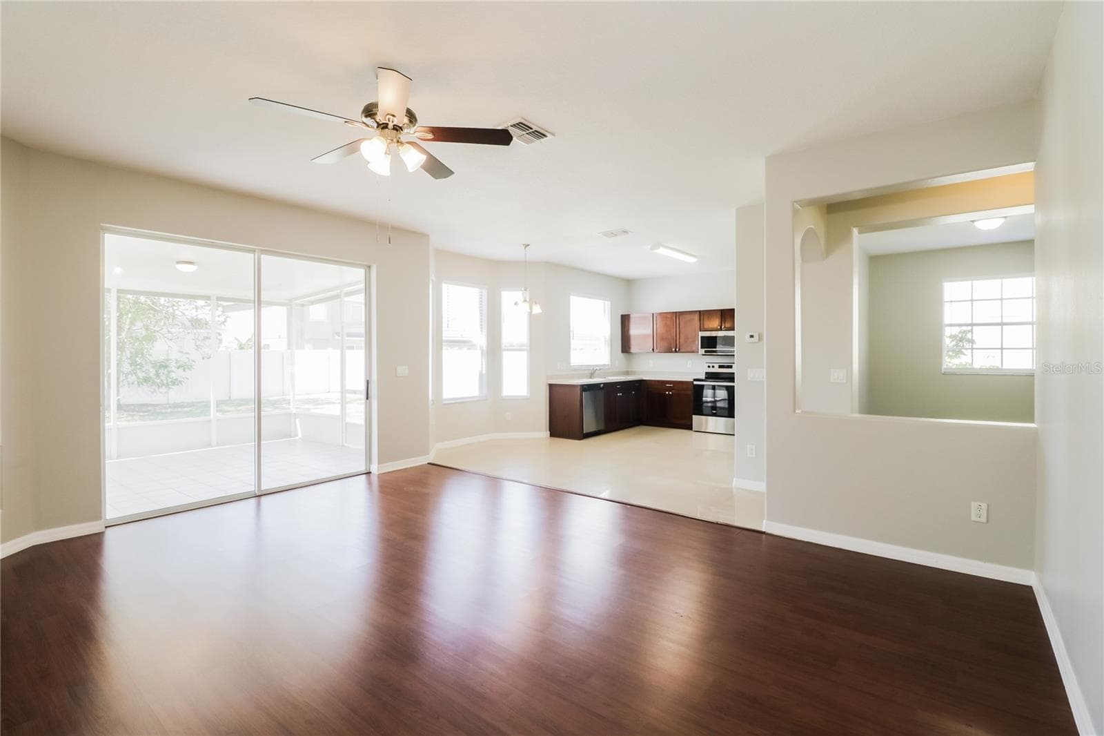 30630 Annadale Dr photo 5
