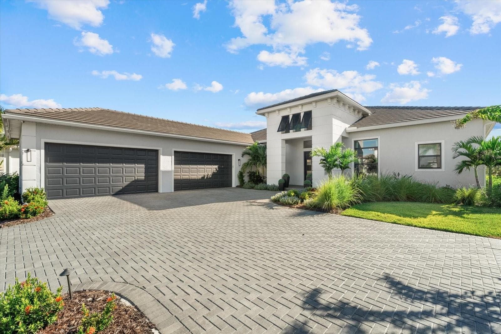 4588 Mondrian CT photo 5