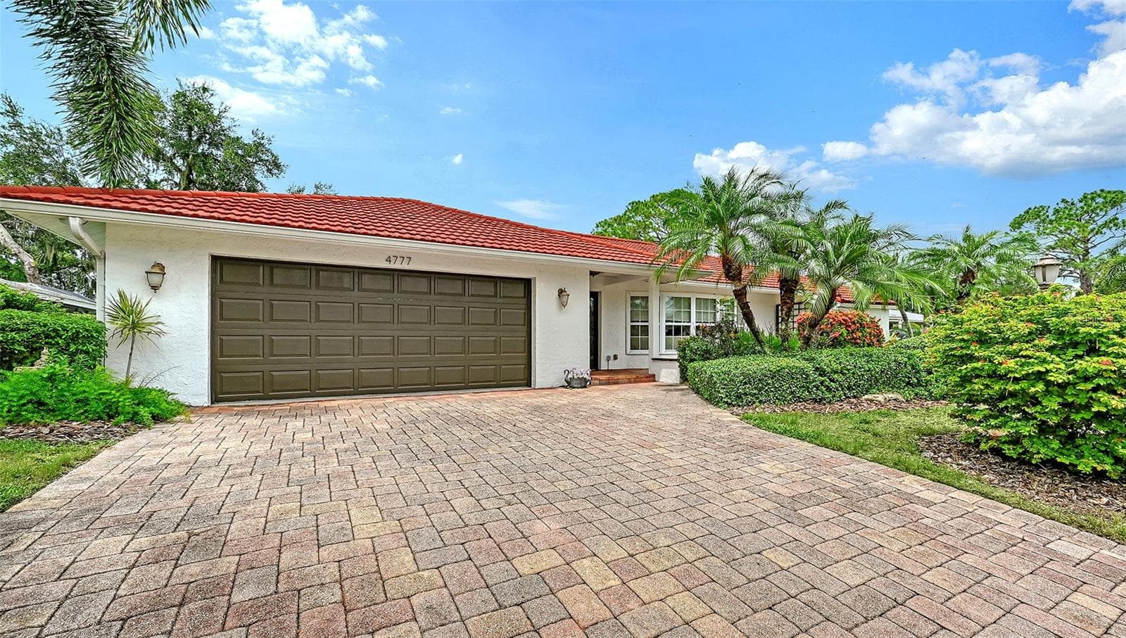 4777 Overbury Pl photo 4