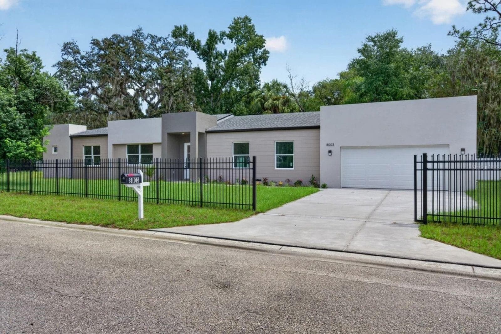 8003 Chaney Ln photo 2