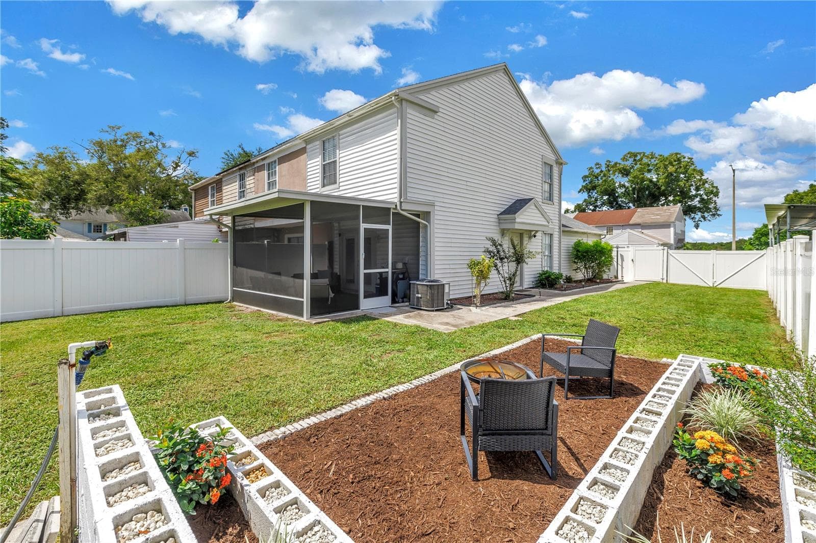 6240 Oak Cluster Cir photo 2
