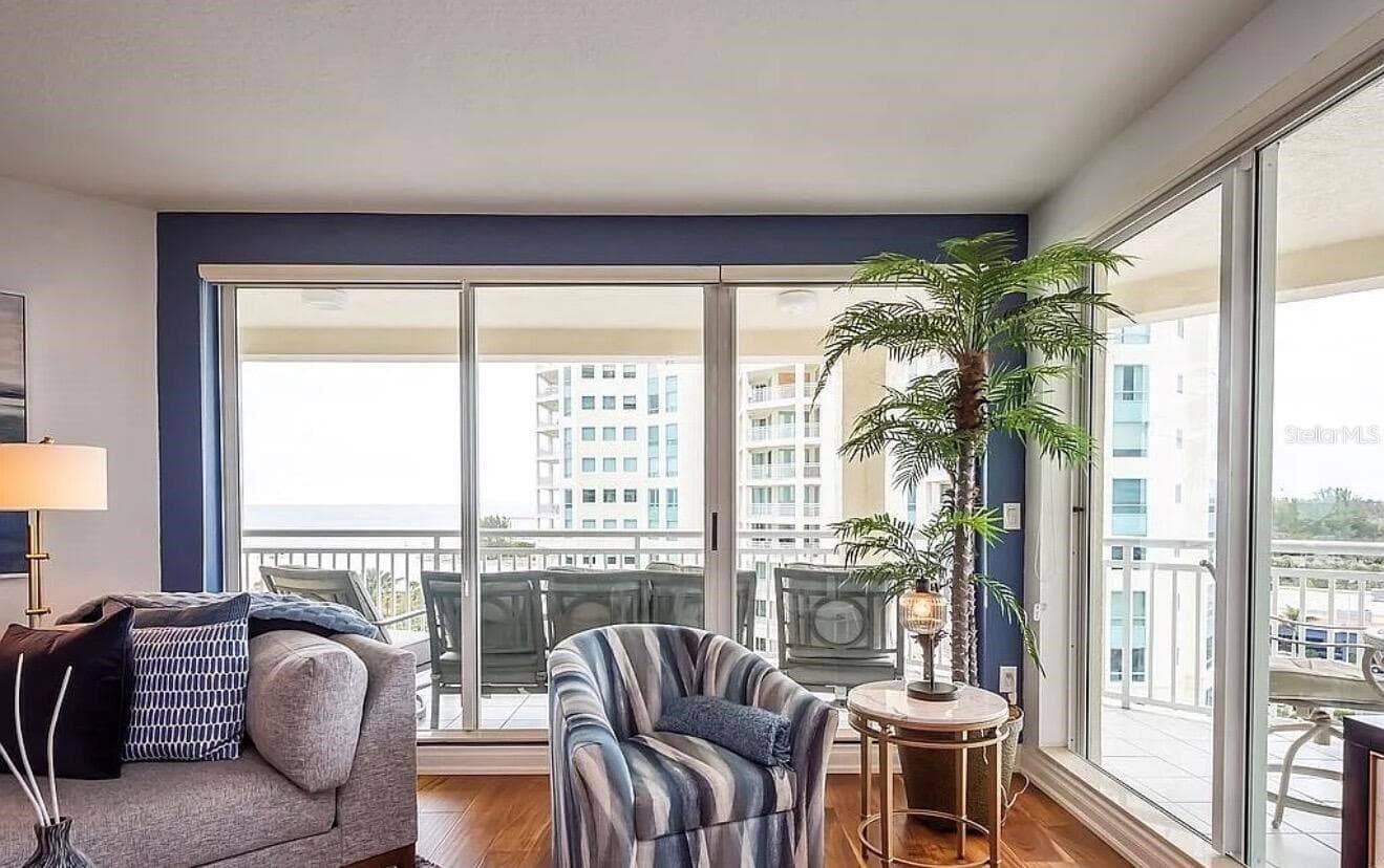 1180 Gulf Blvd #806 photo 2
