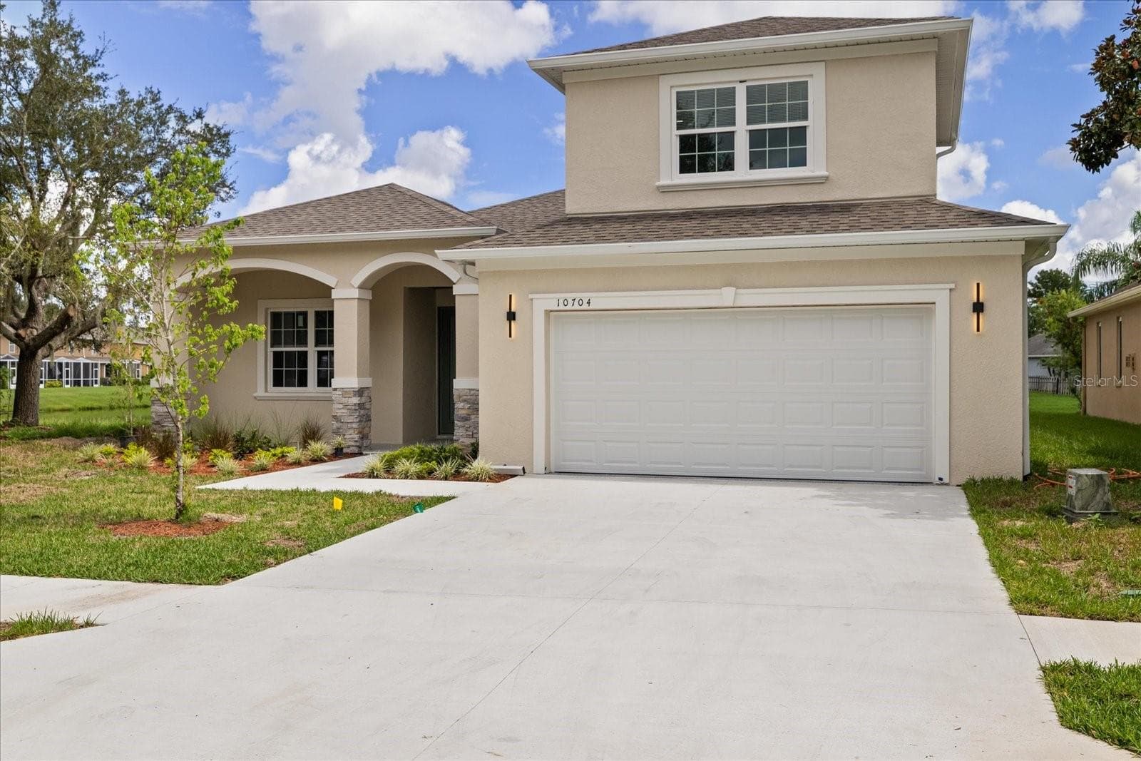 10704 Banfield Dr photo 2