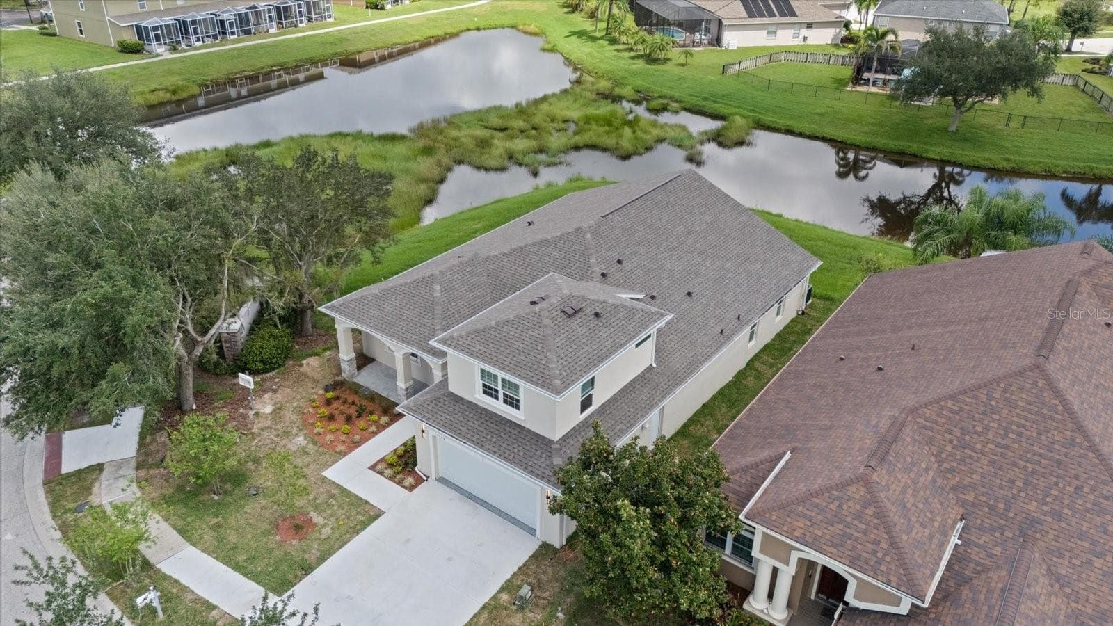 10704 Banfield Dr photo 4