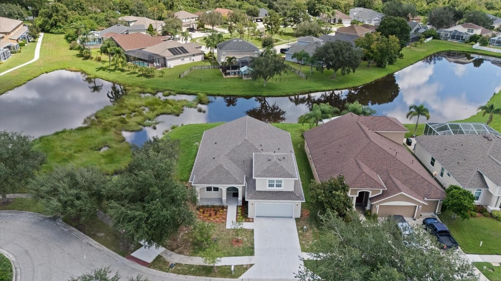 10704 Banfield Dr photo 5