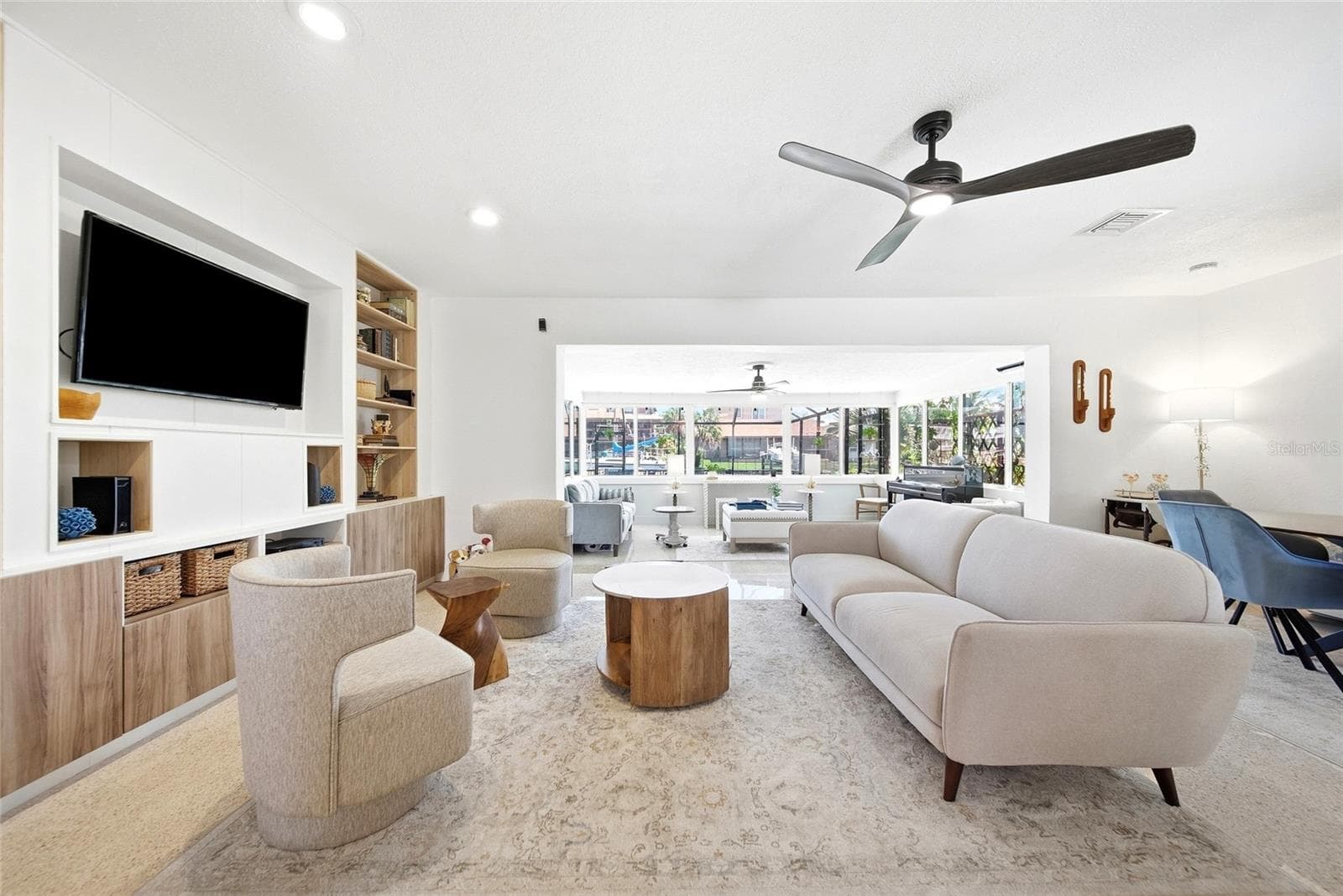 3800 Beach Dr SE photo 4