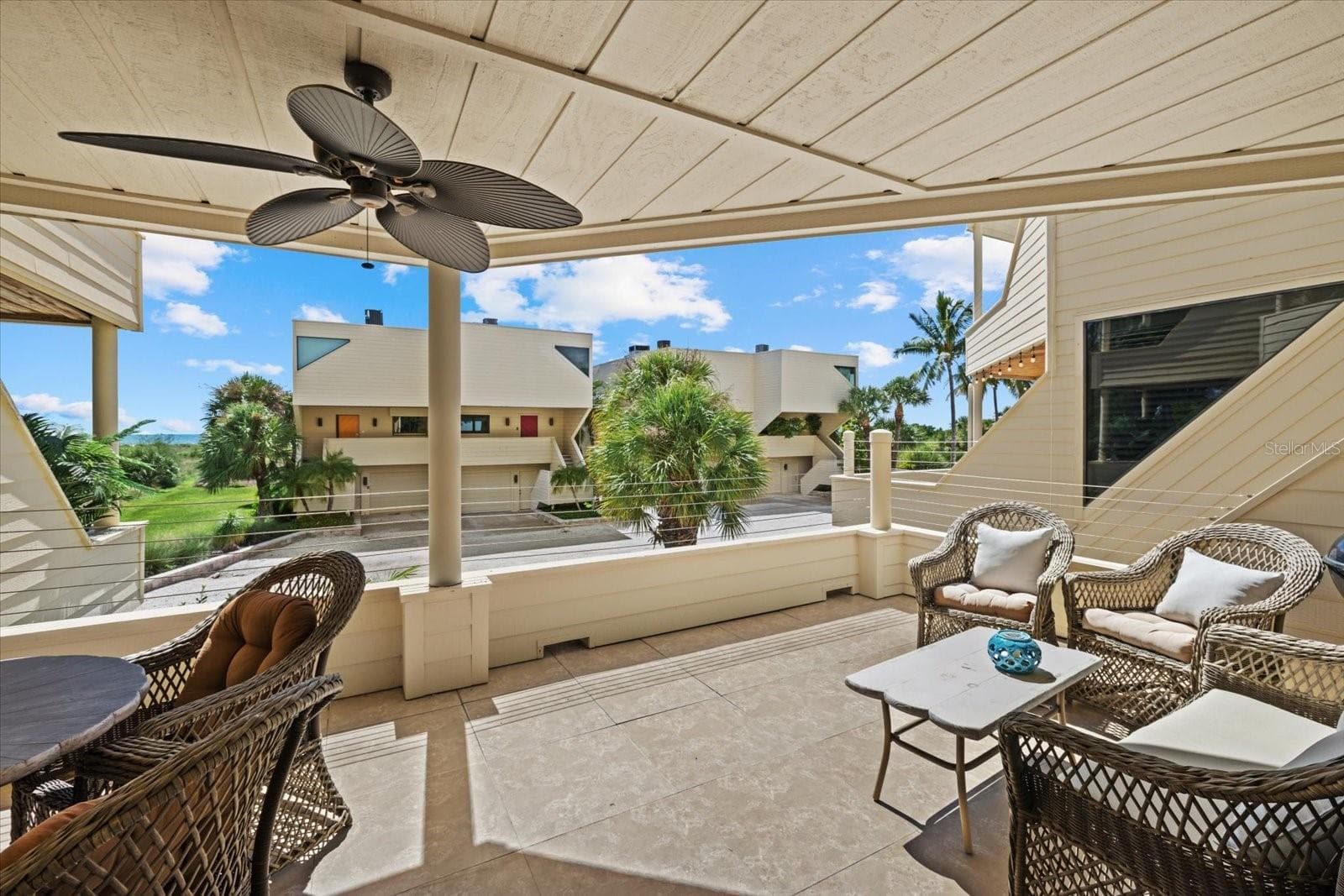 548 Beach Rd #A photo 3