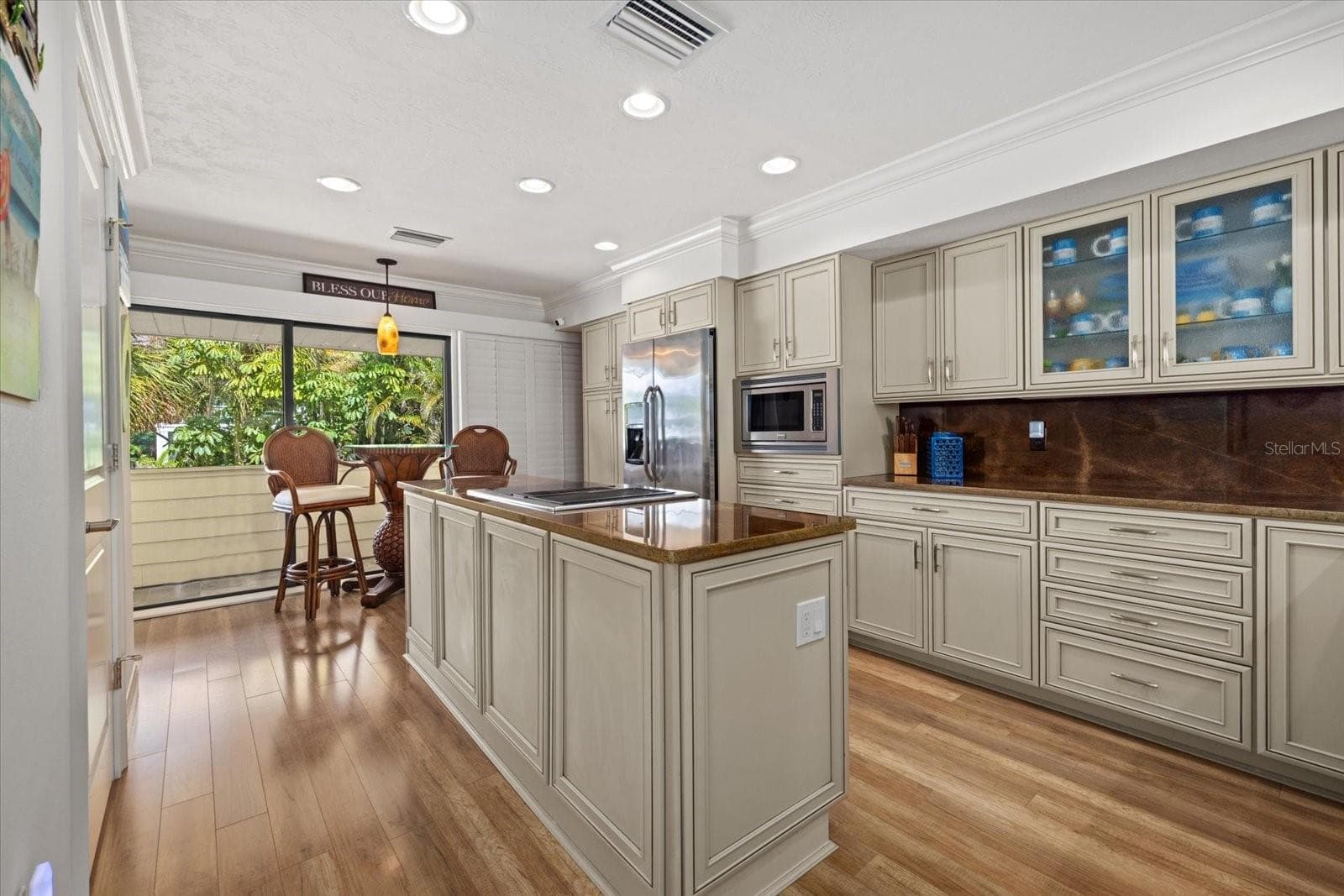 548 Beach Rd #A photo 5