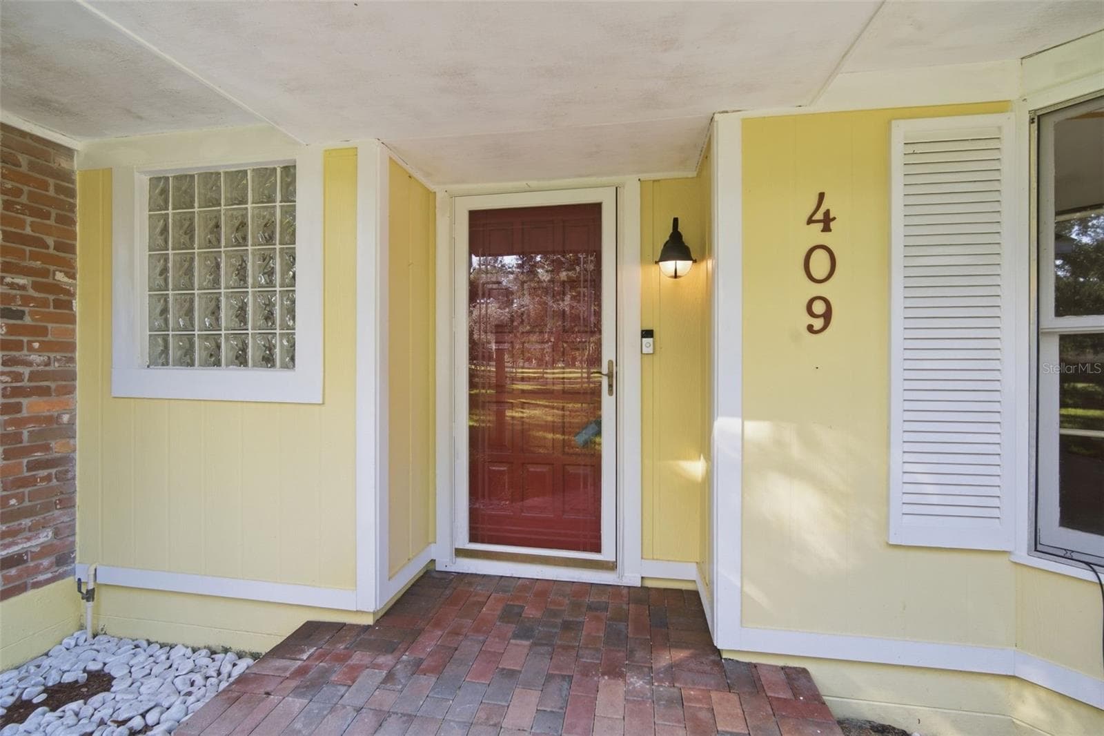 409 El Greco Dr photo 2