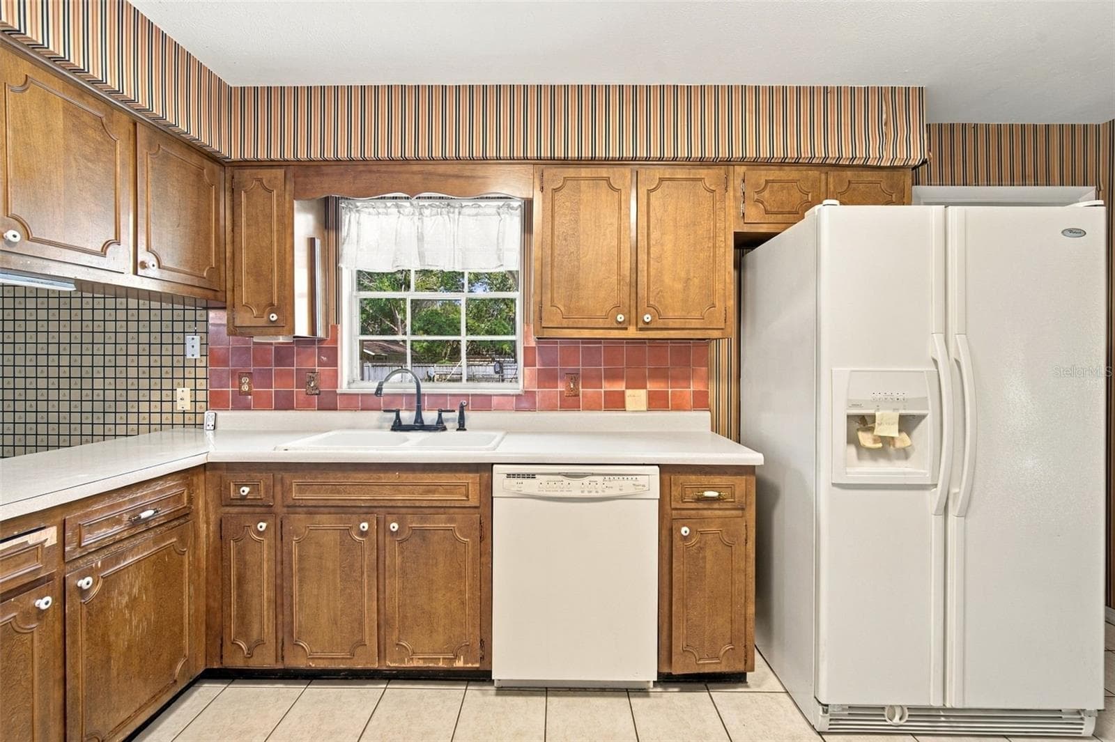 409 El Greco Dr photo 4