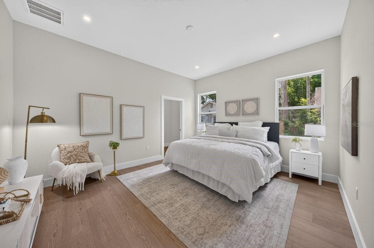 3109 Queen St N photo 5