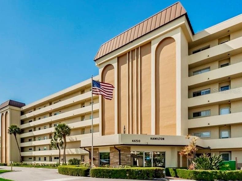 4650 Cove Cir #UNIT 311 photo 2