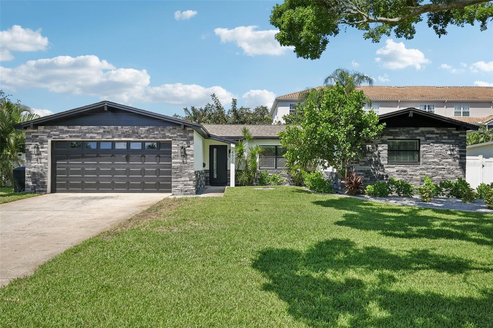 4600 Bayshore Blvd NE photo 2
