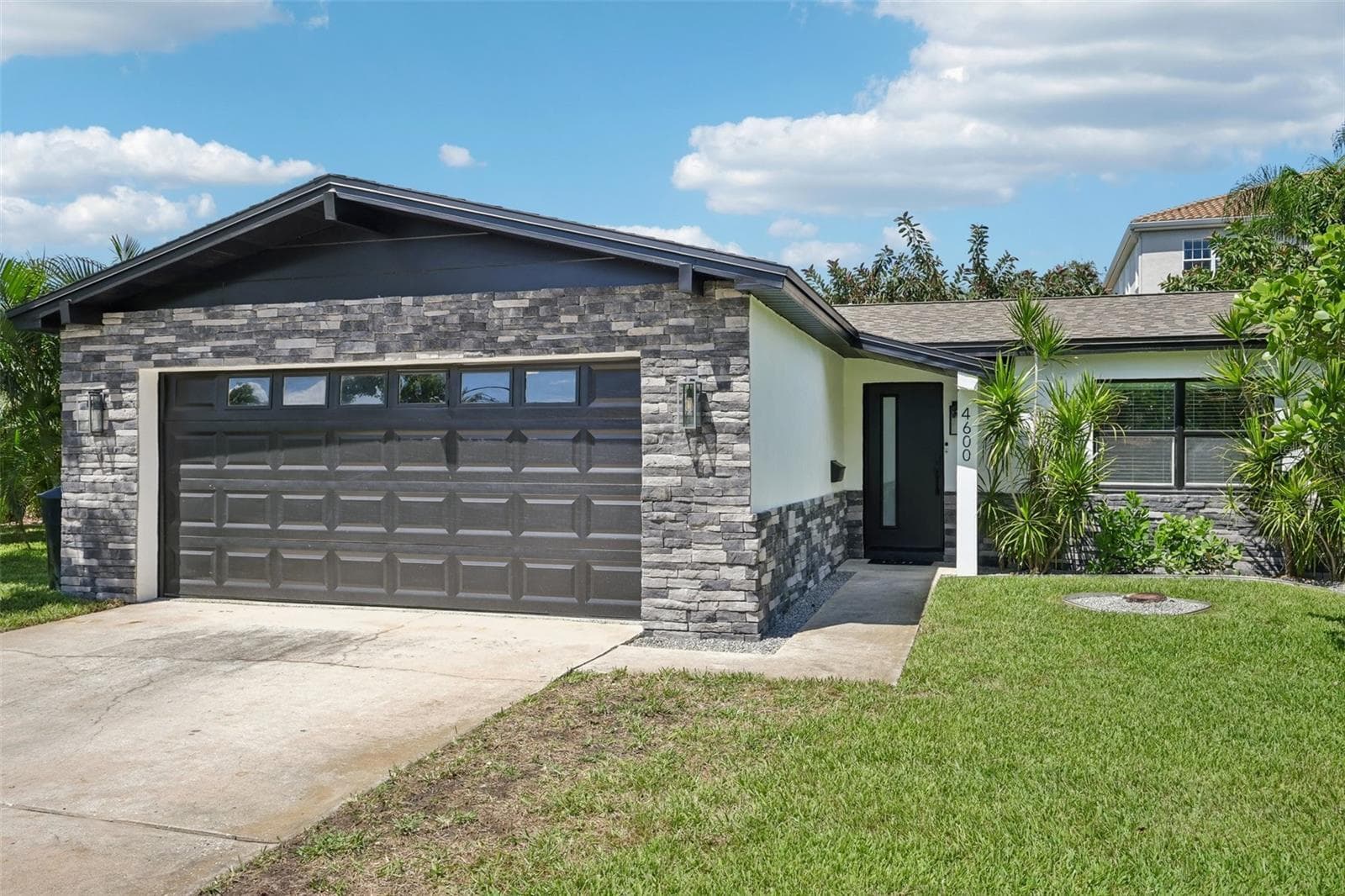 4600 Bayshore Blvd NE photo 4