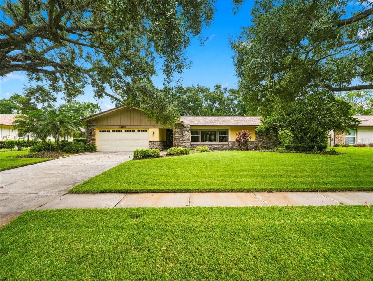 13903 Middle Park Dr