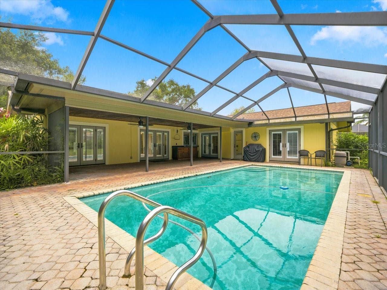 13903 Middle Park Dr photo 4