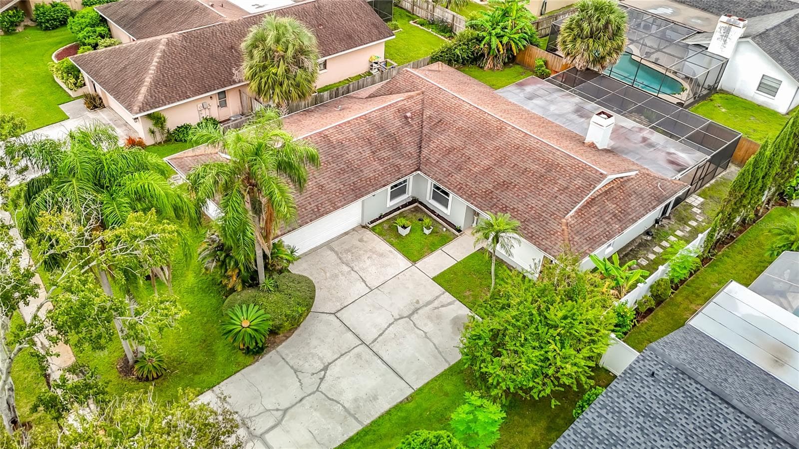 5118 Brynn Mawr Dr photo 2