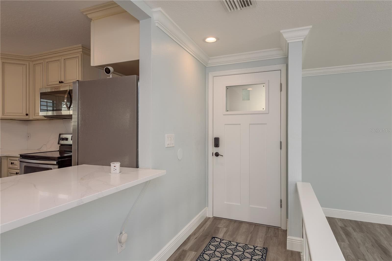 311 Island Way #101 photo 3