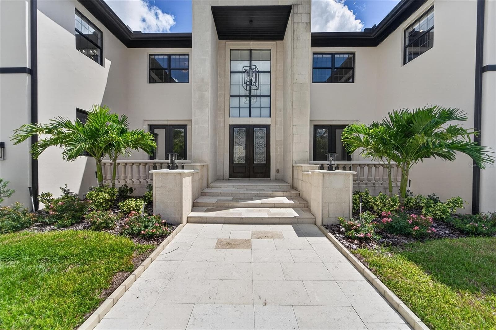 420 S Royal Poinciana Dr photo 3