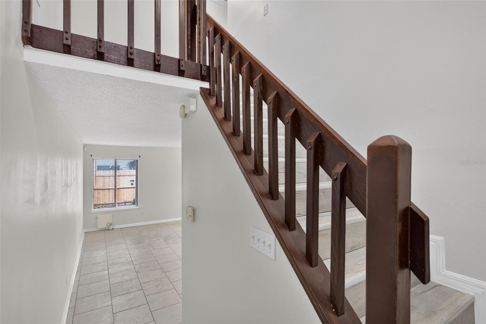 1316 Mountainview photo 3