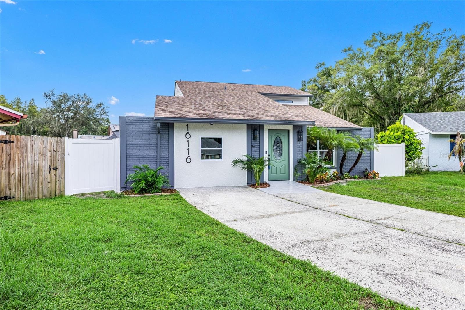 16116 Sandcrest Way photo 3