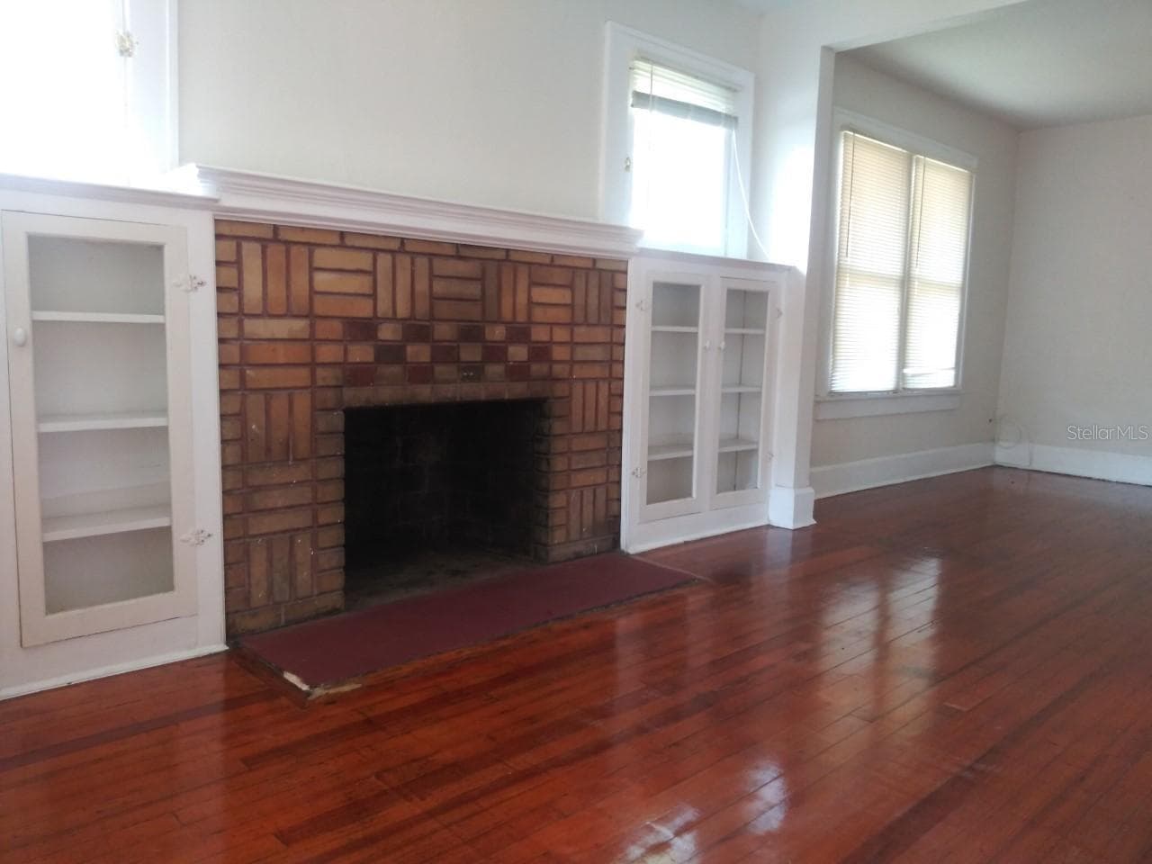 1182 8th St N photo 3