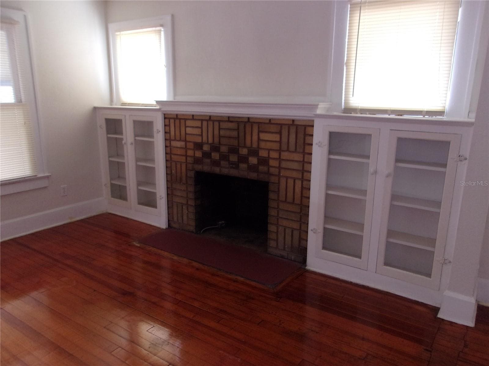 1182 8th St N photo 5